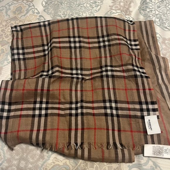 Burberry Classic Plaid Scarf in Brown and Red - Picture 1 of 8